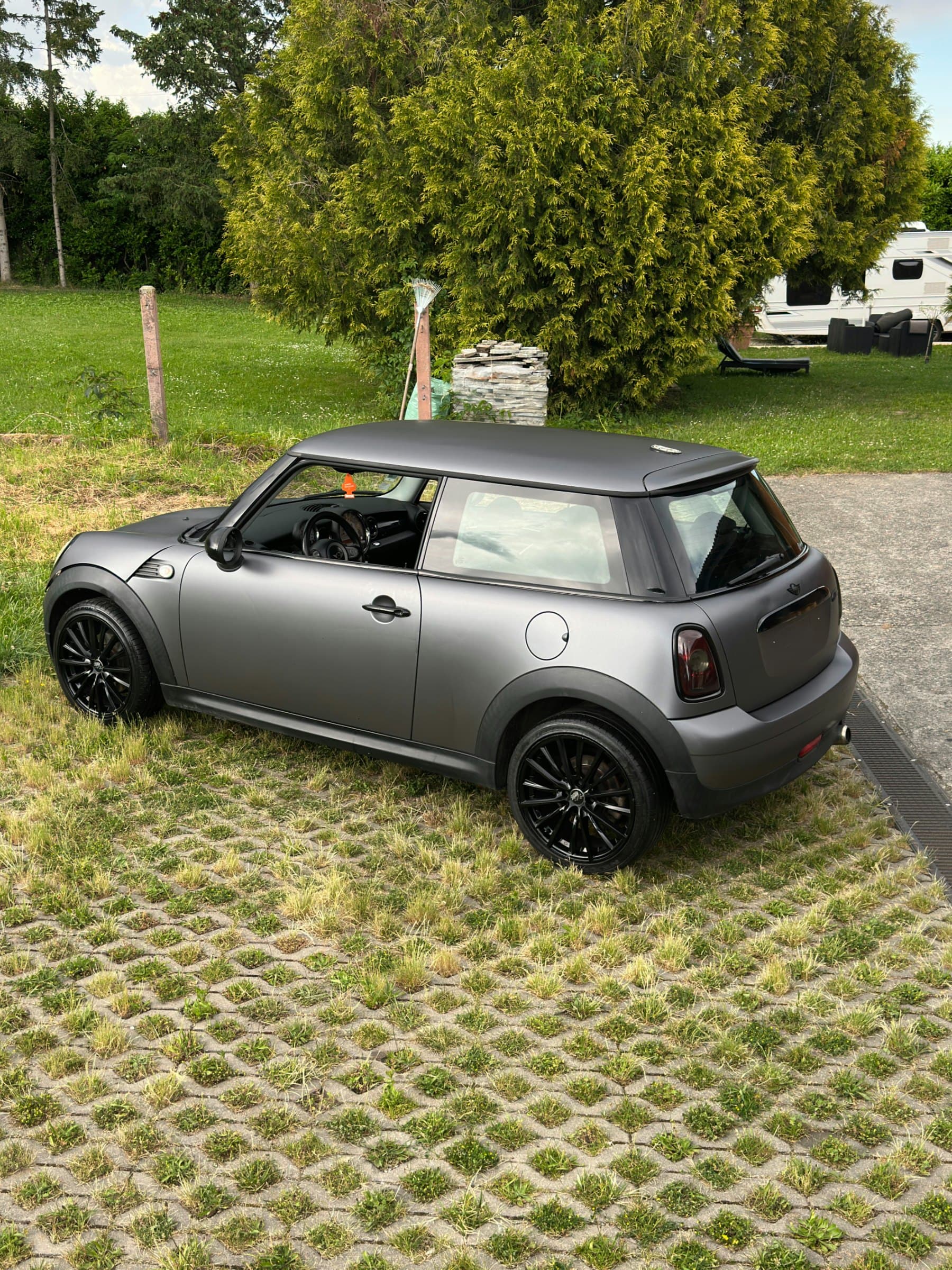 Mini cooper - Gris mat, covering voiture par CreaWrap à Genève