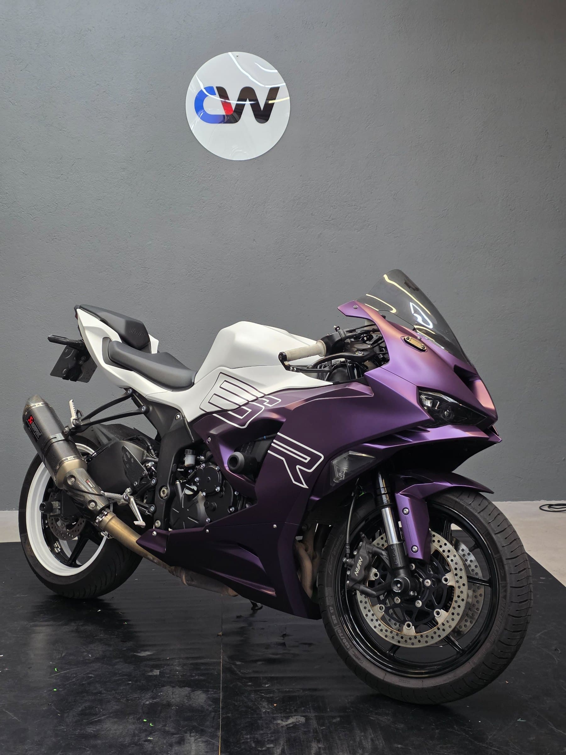 ZX6R - Purple / White, covering moto par CreaWrap à Genève