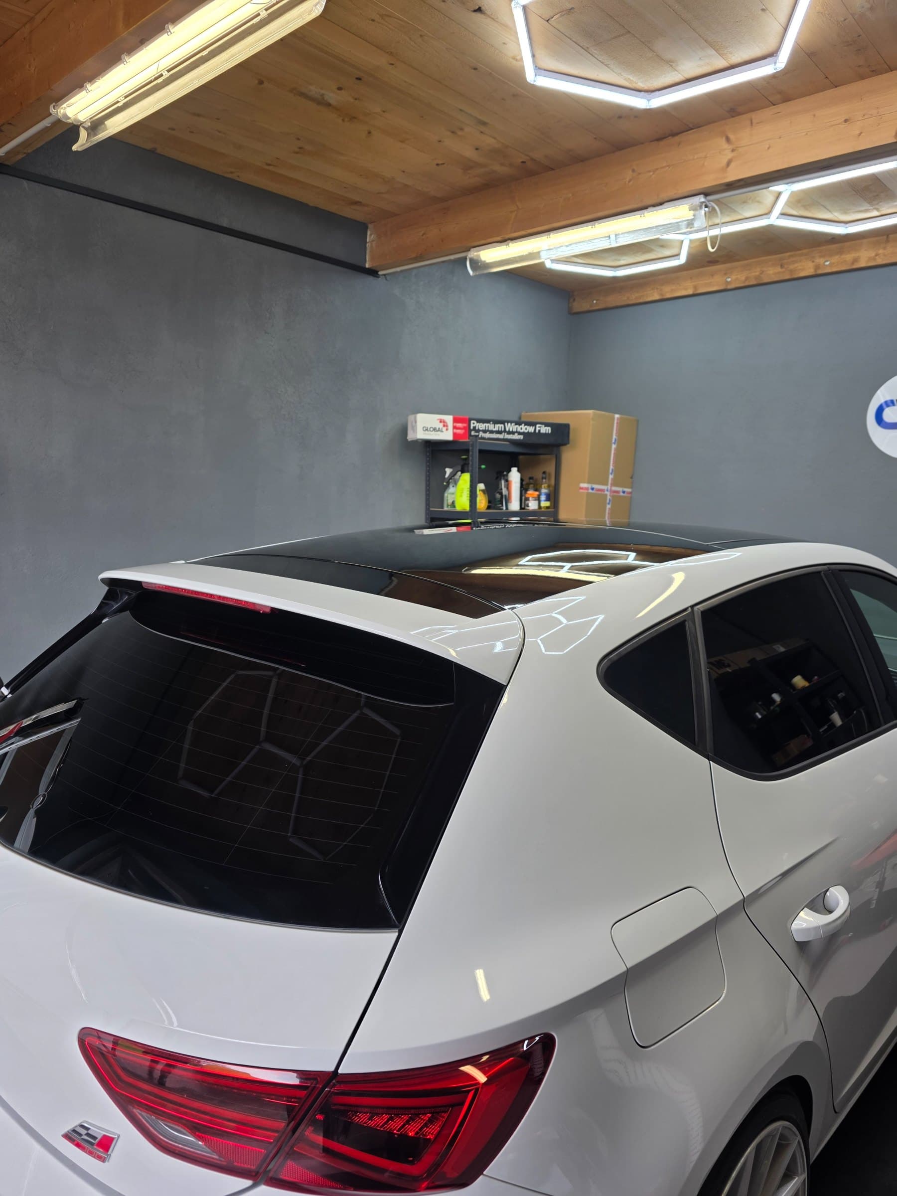 Cupra leon - teinté 95%, vitres teintées par CreaWrap à Genève